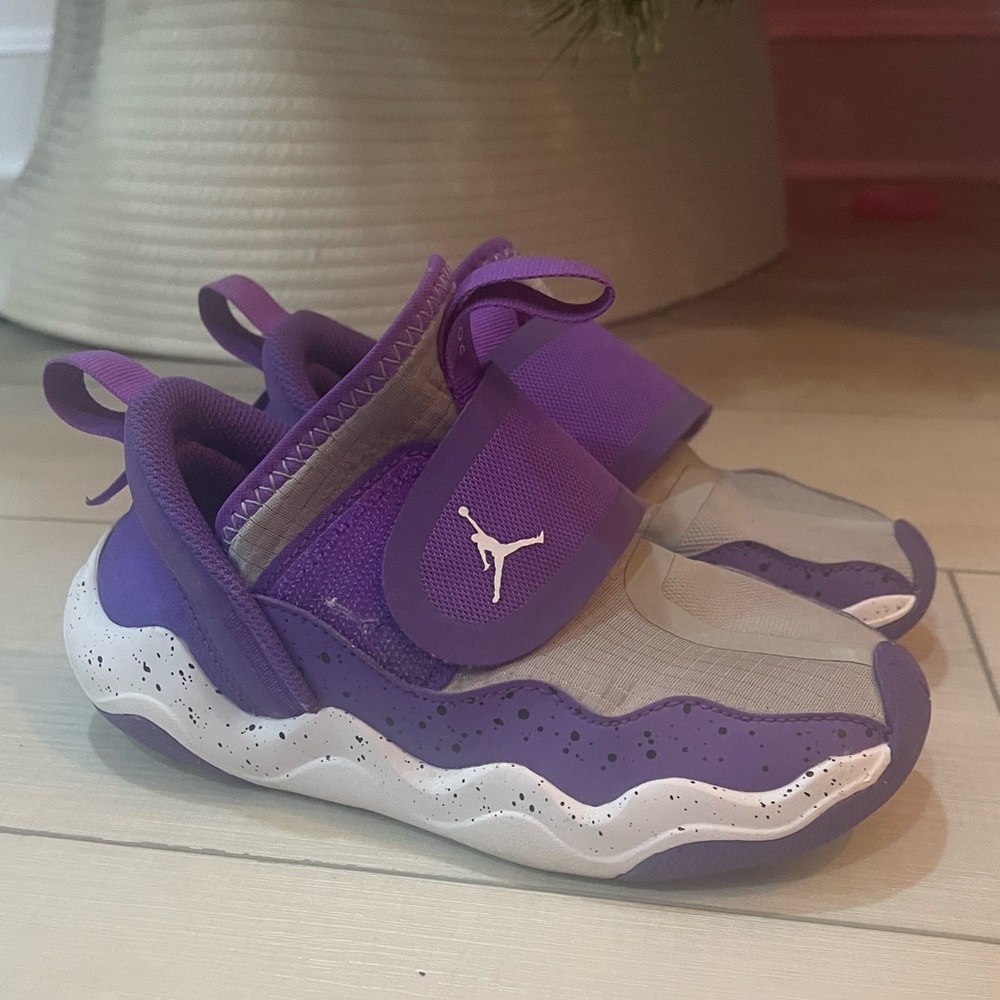 Jordan Lows. Purple. Lightly used. 12 C